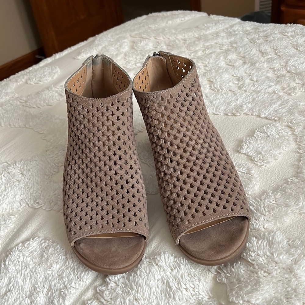 Lucky oiled Suede Sandals
